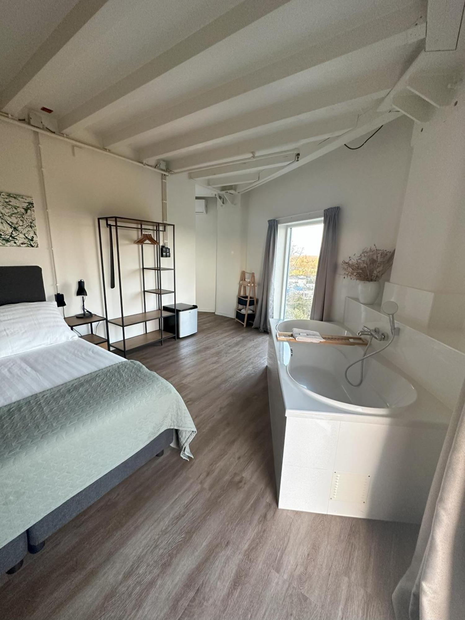 Hotel De Watertoren Dordrecht Extérieur photo